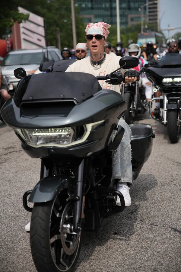 Harley-Davidson Road Glide at the front of the pack